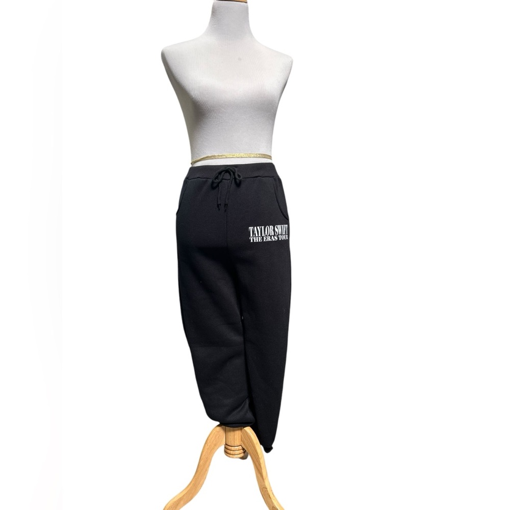 Taylor Swift black sweat pants small
